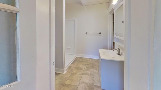 568 Park Avenue Apt 1, Albany, NY 12208