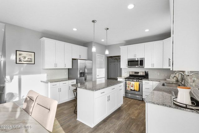 11037 Bay Trace Drive, Perrysburg, OH 43551