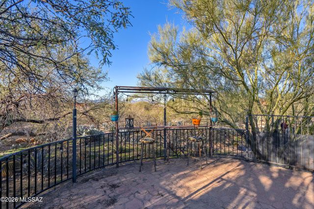 6151 N Panorama Place, Tucson, AZ 85704