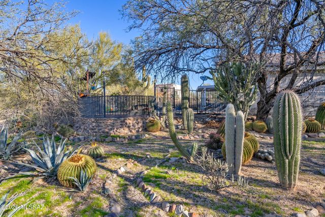 6151 N Panorama Place, Tucson, AZ 85704
