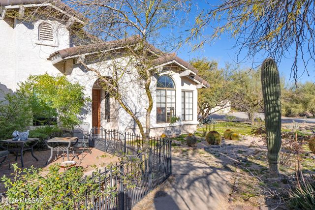 6151 N Panorama Place, Tucson, AZ 85704