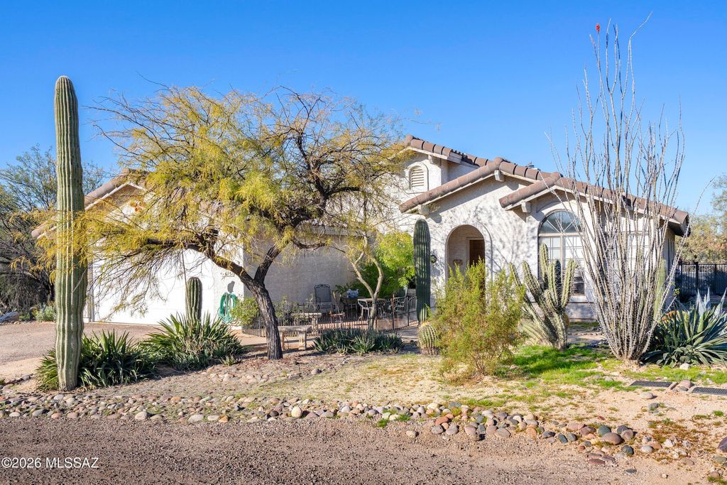 6151 N Panorama Place, Tucson, AZ 85704