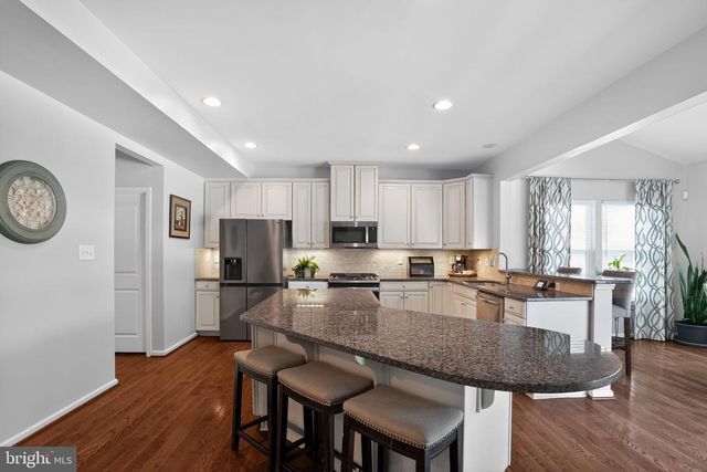 100 MARISA LN, Gilbertsville, PA 19525