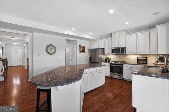 100 MARISA LN, Gilbertsville, PA 19525