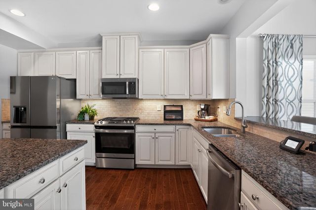 100 MARISA LN, Gilbertsville, PA 19525
