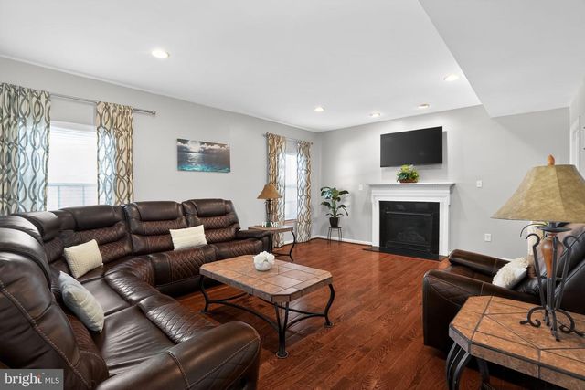 100 MARISA LN, Gilbertsville, PA 19525