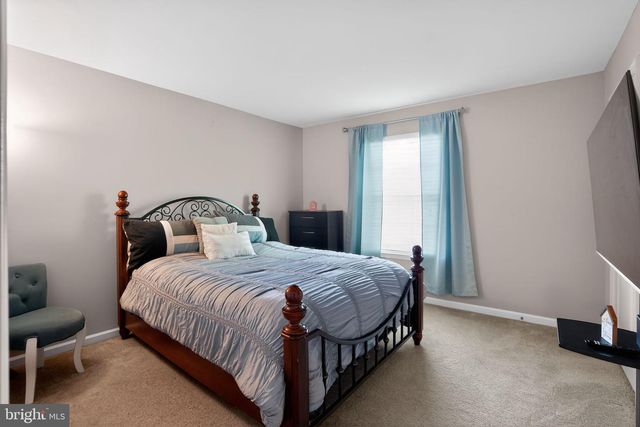 100 MARISA LN, Gilbertsville, PA 19525