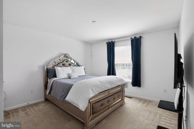 100 MARISA LN, Gilbertsville, PA 19525