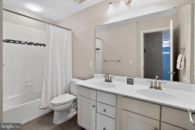 100 MARISA LN, Gilbertsville, PA 19525