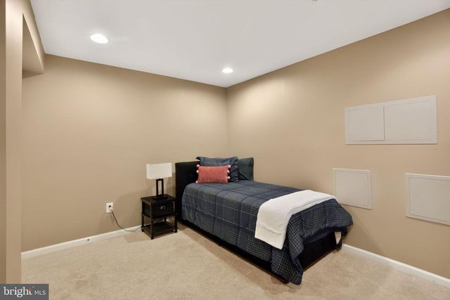100 MARISA LN, Gilbertsville, PA 19525
