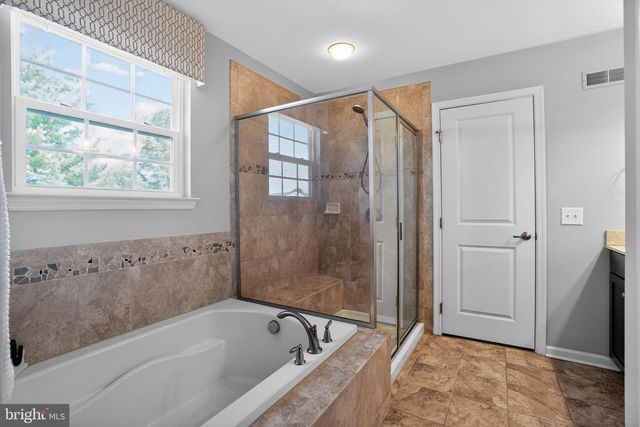 100 MARISA LN, Gilbertsville, PA 19525