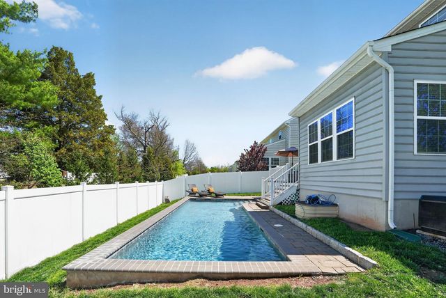 100 MARISA LN, Gilbertsville, PA 19525
