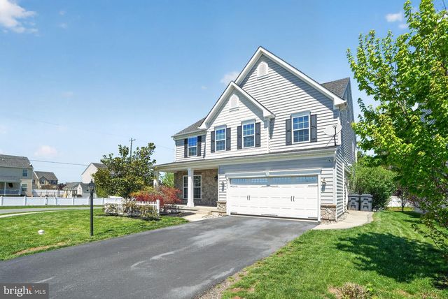 100 MARISA LN, Gilbertsville, PA 19525