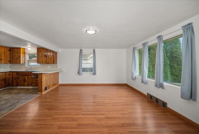 1720 E Francis Ave, Spokane, WA 99208