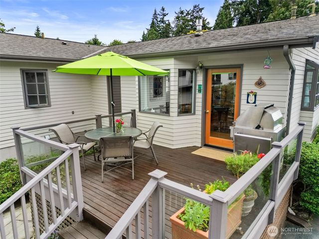 916 18th Avenue W, Kirkland, WA 98033