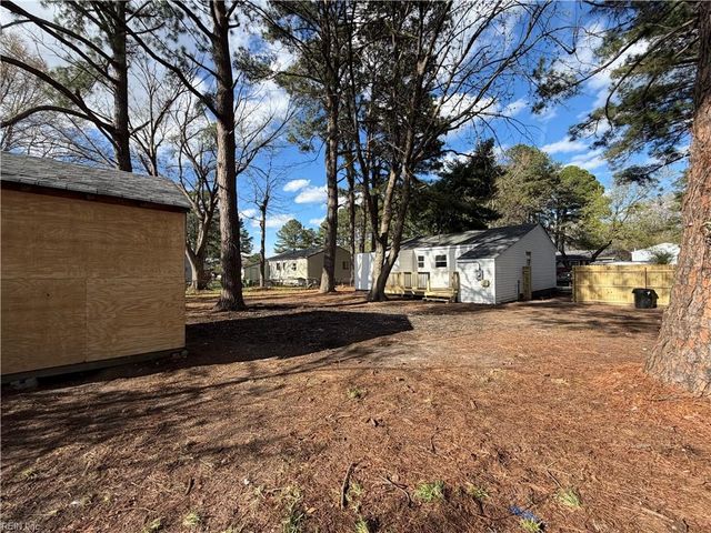 3709 Bosun DR, Chesapeake, VA 23321