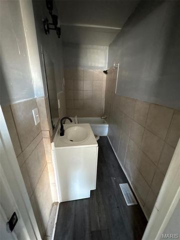 3724 Adie Road, St Ann, MO 63074