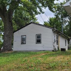 3724 Adie Road, St Ann, MO 63074