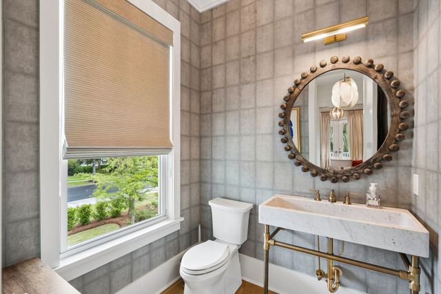 260 Island Park Dr, Charleston, SC 29492