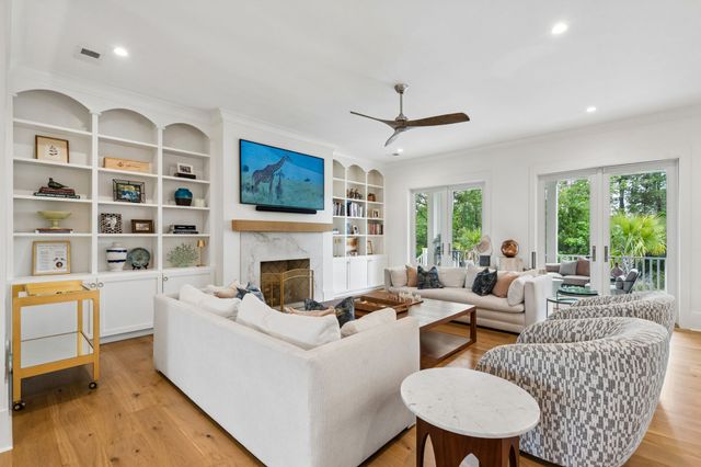 260 Island Park Dr, Charleston, SC 29492