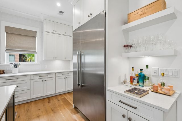 260 Island Park Dr, Charleston, SC 29492