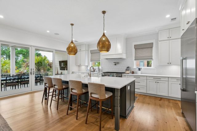 260 Island Park Dr, Charleston, SC 29492