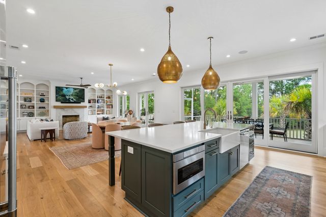 260 Island Park Dr, Charleston, SC 29492
