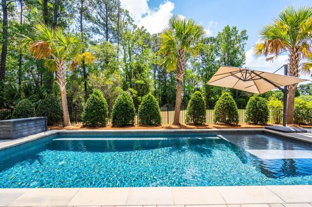 260 Island Park Dr, Charleston, SC 29492