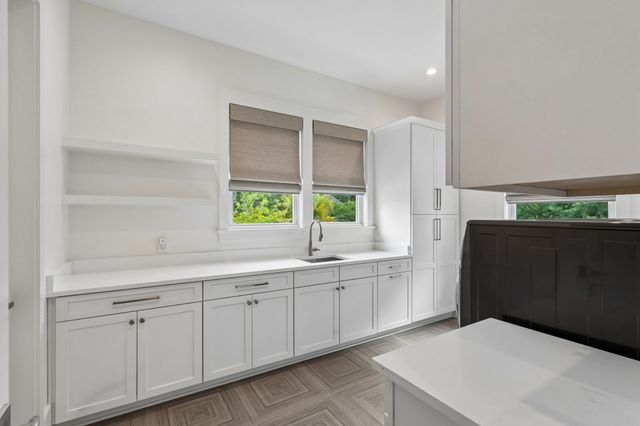 260 Island Park Dr, Charleston, SC 29492