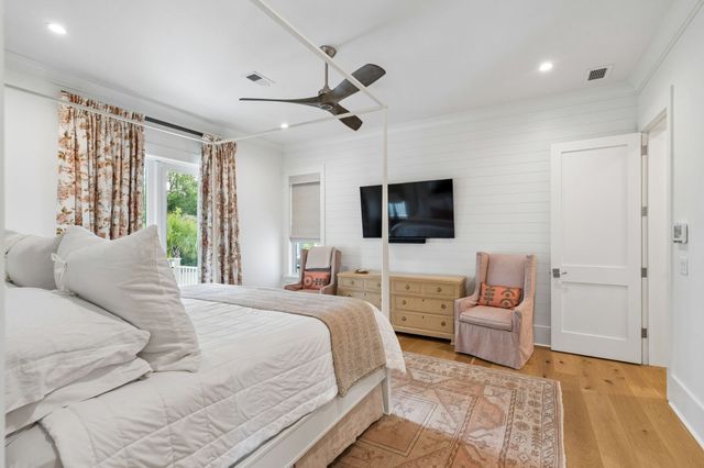 260 Island Park Dr, Charleston, SC 29492