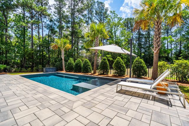 260 Island Park Dr, Charleston, SC 29492