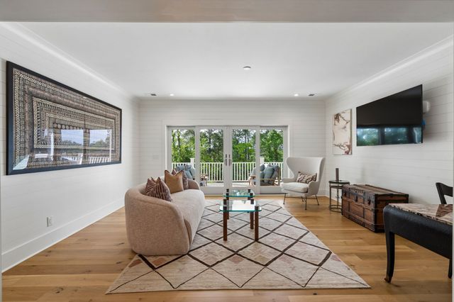 260 Island Park Dr, Charleston, SC 29492