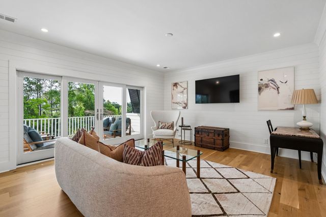 260 Island Park Dr, Charleston, SC 29492
