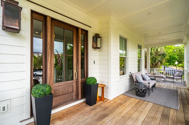 260 Island Park Dr, Charleston, SC 29492