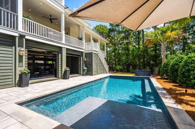 260 Island Park Dr, Charleston, SC 29492