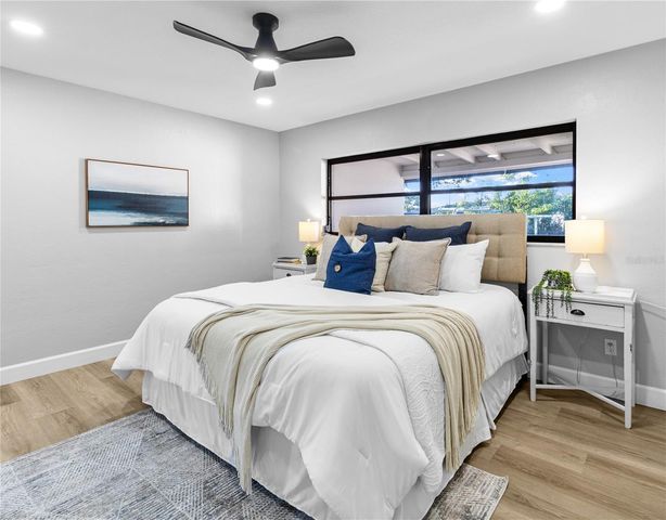 2554 68TH AVENUE S, St Petersburg, FL 33712