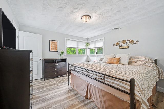 9 Joseph Rd, Framingham, MA 01701