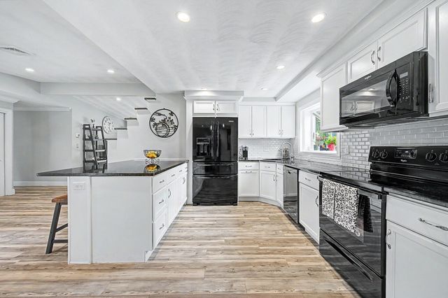 9 Joseph Rd, Framingham, MA 01701