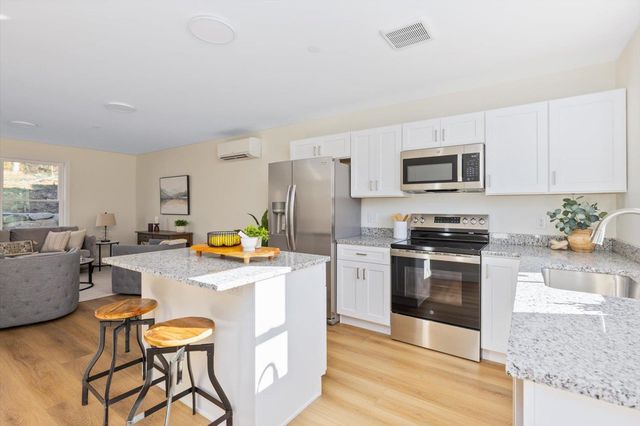 25 Lucy Lane, Peterborough, NH 03458