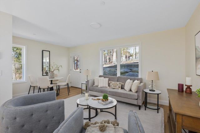 25 Lucy Lane, Peterborough, NH 03458