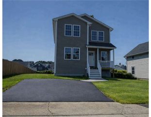 27 Hoppin Avenue, East Providence, RI 02915