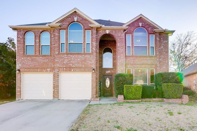 4812 Parkmount Drive, Fort Worth, TX 76137