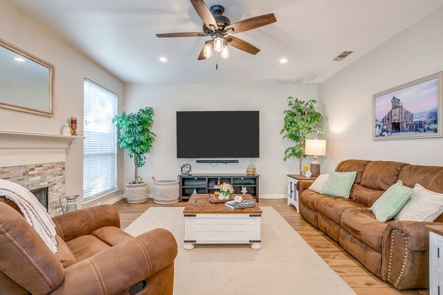 4812 Parkmount Drive, Fort Worth, TX 76137