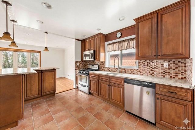 2615 Clearview Expressway, Bayside, NY 11360