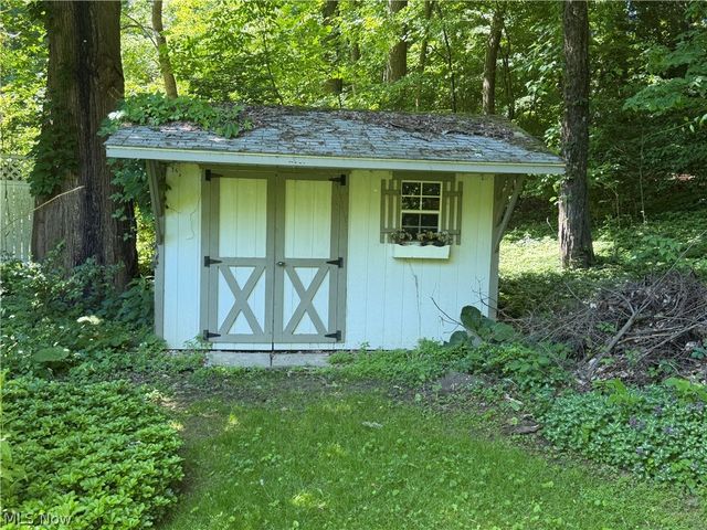 8094 Rolling Brook Road, Northfield, OH 44067