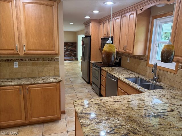 8094 Rolling Brook Road, Northfield, OH 44067
