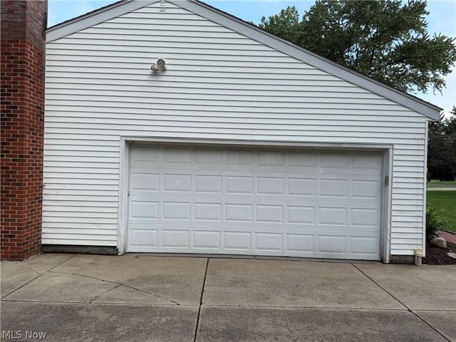 8094 Rolling Brook Road, Northfield, OH 44067