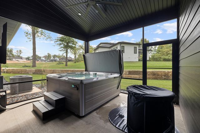 861 Bantry Court, Nixa, MO 65714