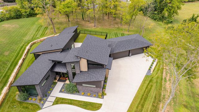 861 Bantry Court, Nixa, MO 65714