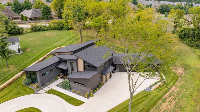 861 Bantry Court, Nixa, MO 65714